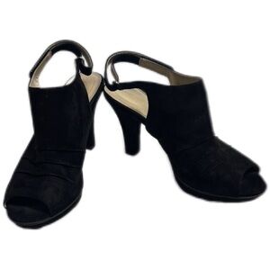 Naturalizer Black Velvet Slingback Heels